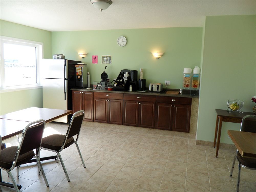 Westway Inn Motel Neepawa Exterior photo