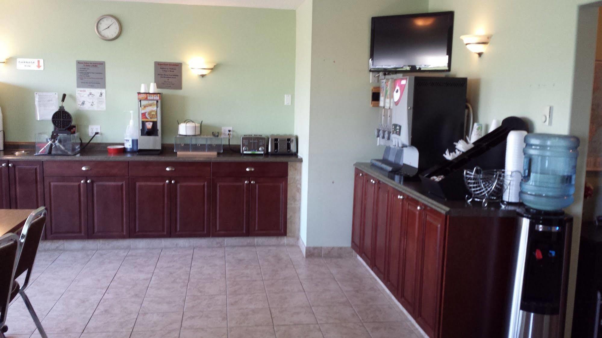 Westway Inn Motel Neepawa Exterior photo